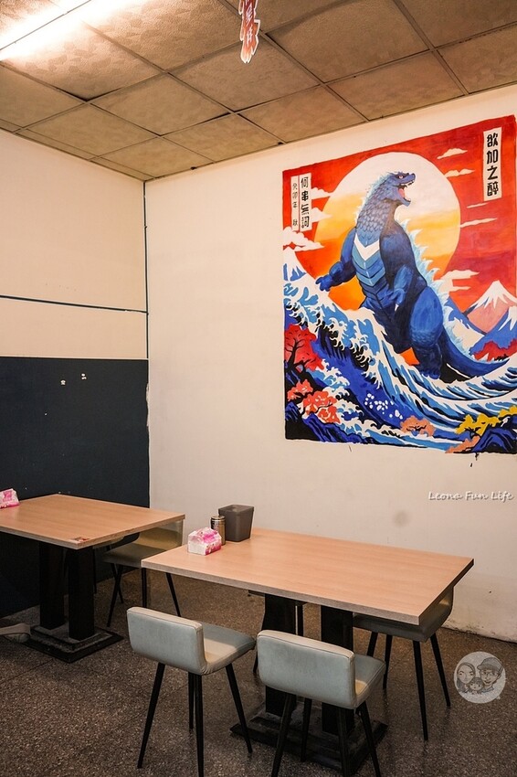 台中市南屯區台中人氣宵夜|ㄚ將古法碳烤南屯店-先炸後烤，大推八兩重雞排、串燒醬香濃郁好味道