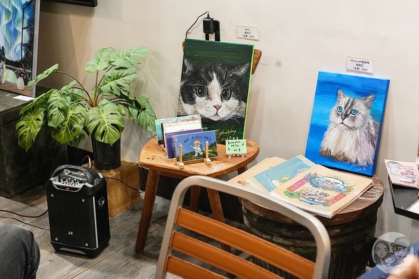 台中市西區台中復古藝廊咖啡廳｜耍廢咖啡－昭和風小店喝咖啡、吃甜點、看畫展的完美結合｜極光天氣晴藝展空間