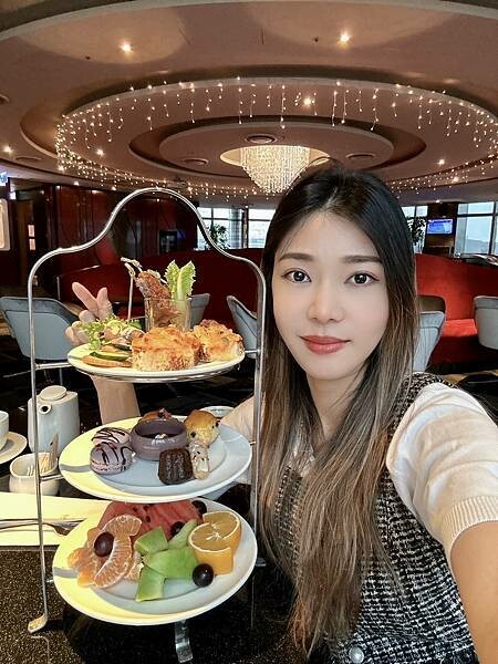 桃園市龜山區[林口美食] A Bar 福容大飯店 桃園機捷A8店 270度環景酒吧 輕食午餐只要$299 / 英式下午茶也好吃！#林口A8