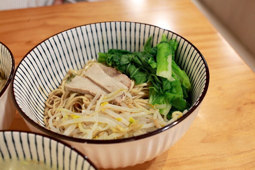 台南市中西區吃。台南｜中西區。「男哥煮麵 NightGo Noodles」新店報報!!!!!獨特口味の汕頭意麵全面上市，充滿文青風用