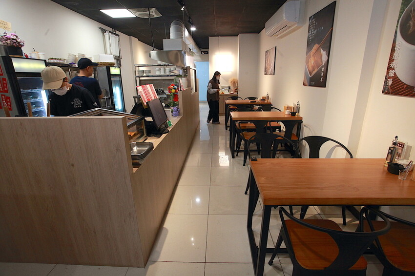 台南市中西區吃。台南｜中西區。「男哥煮麵 NightGo Noodles」新店報報!!!!!獨特口味の汕頭意麵全面上市，充滿文青風用