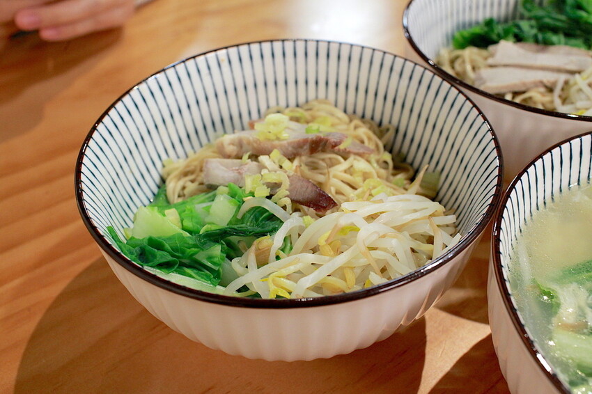 台南市中西區吃。台南｜中西區。「男哥煮麵 NightGo Noodles」新店報報!!!!!獨特口味の汕頭意麵全面上市，充滿文青風用