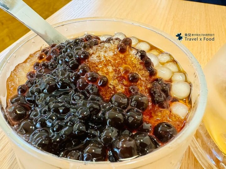 夏冰品、冬甜湯。巷仔內的美味小點~豆來重慶冰粉、手工豆花、仙草、飲品,寵物友善店家 @魚兒 x 牽手明太子的「視」界旅行