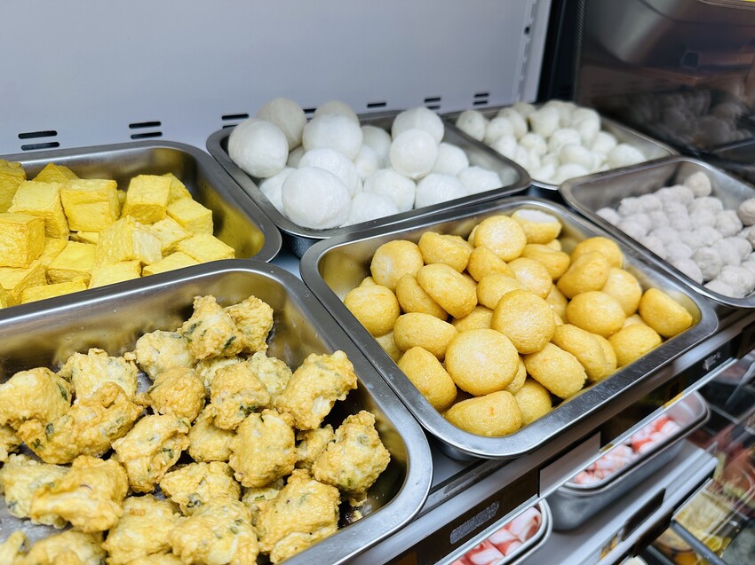 【何家香香麻辣鴛鴦鍋吃到飽】超過60種以上食材任君挑選！經典