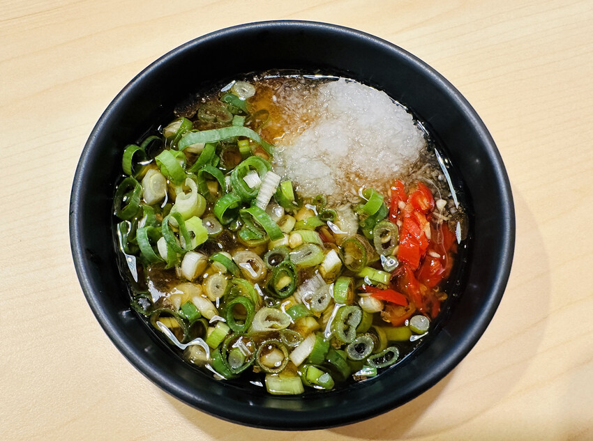 【何家香香麻辣鴛鴦鍋吃到飽】超過60種以上食材任君挑選！經典