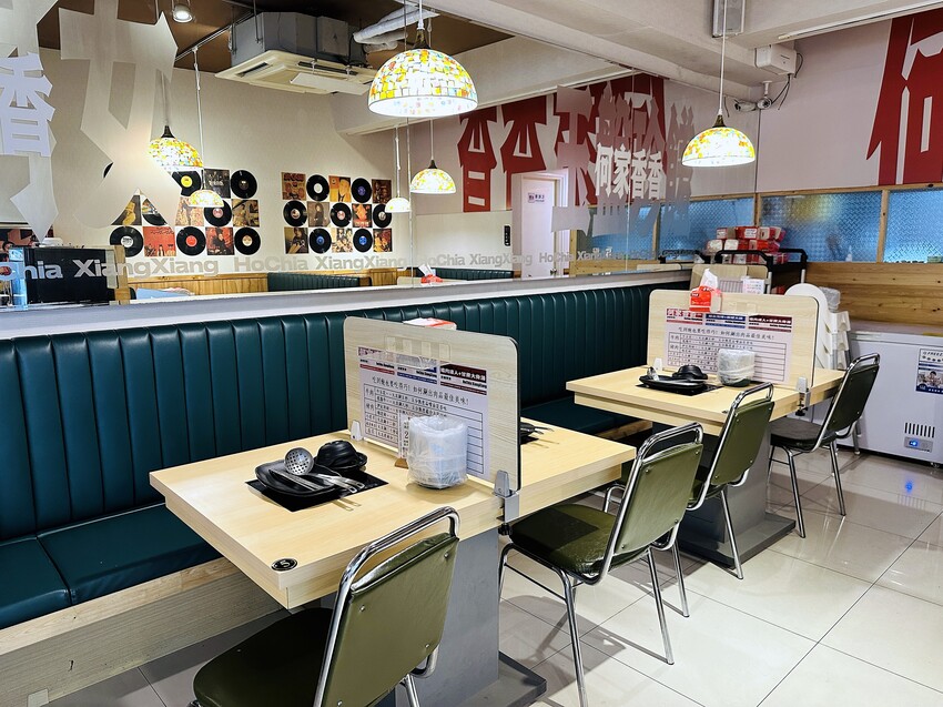 【何家香香麻辣鴛鴦鍋吃到飽】超過60種以上食材任君挑選！經典