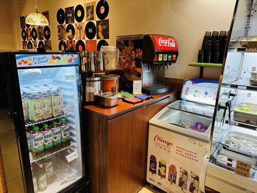 【何家香香麻辣鴛鴦鍋吃到飽】超過60種以上食材任君挑選！經典