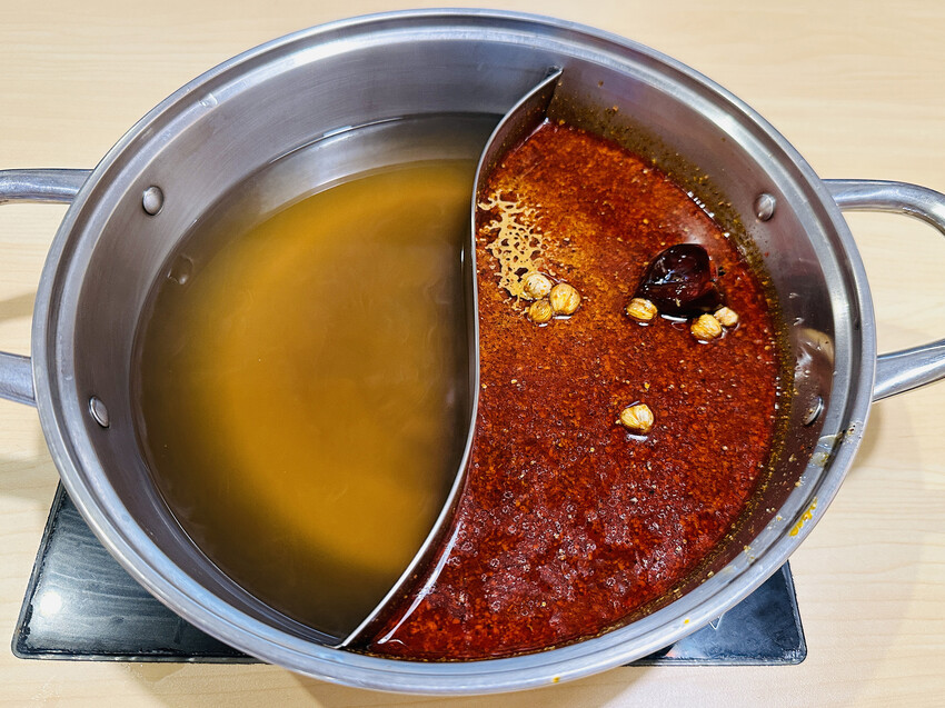 【何家香香麻辣鴛鴦鍋吃到飽】超過60種以上食材任君挑選！經典