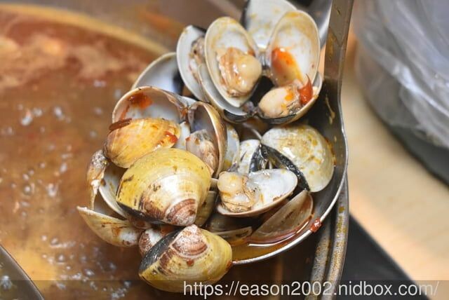 中和吃到飽鴛鴦鍋只要NT$499 | 何家香香麻辣鴛鴦鍋吃到飽 甘蔗大骨湯底＆正宗四川麻辣湯底 船凍海鮮、現切原塊肉品 食材新鮮又美味 -  就是這樣。吃喝玩樂。愛漂亮部落格 - FashionGui