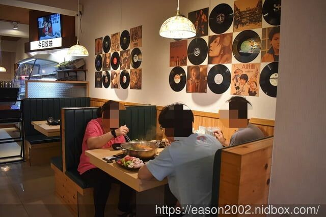 中和吃到飽鴛鴦鍋只要NT$499 | 何家香香麻辣鴛鴦鍋吃到飽 甘蔗大骨湯底＆正宗四川麻辣湯底 船凍海鮮、現切原塊肉品 食材新鮮又美味 -  就是這樣。吃喝玩樂。愛漂亮部落格 - FashionGui