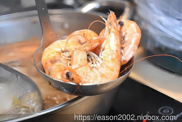 中和吃到飽鴛鴦鍋只要NT$499 | 何家香香麻辣鴛鴦鍋吃到飽 甘蔗大骨湯底＆正宗四川麻辣湯底 船凍海鮮、現切原塊肉品 食材新鮮又美味 -  就是這樣。吃喝玩樂。愛漂亮部落格 - FashionGui