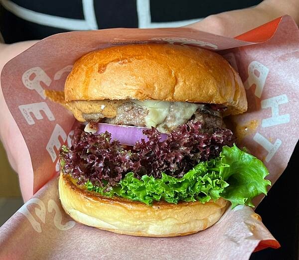 (台北漢堡)三巴漢堡~手打4盎斯漢堡、法式甜甜圈、世界和平炸 (台北漢堡)三巴漢堡~手打4盎斯漢堡、法式甜甜圈、世界和平炸