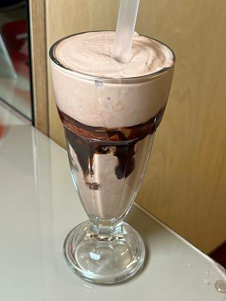 (台北漢堡)三巴漢堡~手打4盎斯漢堡、法式甜甜圈、世界和平炸 (台北漢堡)三巴漢堡~手打4盎斯漢堡、法式甜甜圈、世界和平炸