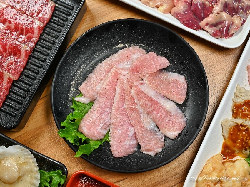 激安肉食堂｜台中少見內臟燒肉吃到飽，試營運加碼A5日本宮崎和牛吃到飽，最低599元起