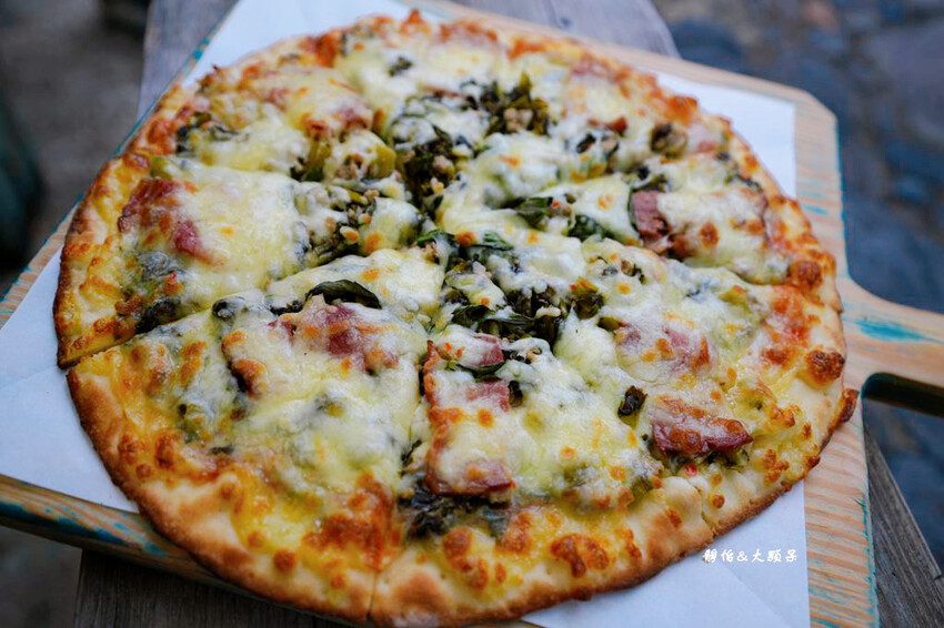 爐哥烤披薩 ❙ 客家酸菜披薩,一周只營業兩天,竹東軟橋手工烤 爐哥烤披薩 ❙ 客家酸菜披薩,一周只營業兩天,竹東軟橋手工烤