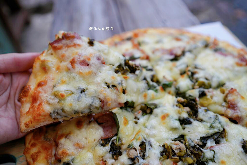 爐哥烤披薩 ❙ 客家酸菜披薩,一周只營業兩天,竹東軟橋手工烤 爐哥烤披薩 ❙ 客家酸菜披薩,一周只營業兩天,竹東軟橋手工烤