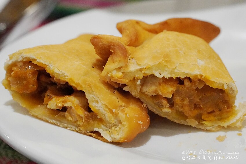 【高雄美食】黛麗莎西班牙拉丁美洲餐廳(寵物友善餐廳)，料理除了西班牙料理還提供多國料理以及素食料理，西班牙小脆餅、烤墨西哥起司餅吃起來酥脆可以點!。高雄異國料理