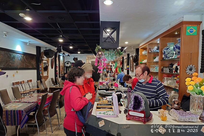 【高雄美食】黛麗莎西班牙拉丁美洲餐廳(寵物友善餐廳)，料理除了西班牙料理還提供多國料理以及素食料理，西班牙小脆餅、烤墨西哥起司餅吃起來酥脆可以點!。高雄異國料理