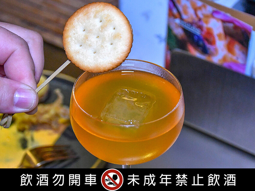 雖然招牌外觀並不明顯,但卻是一家高格調的餐酒館