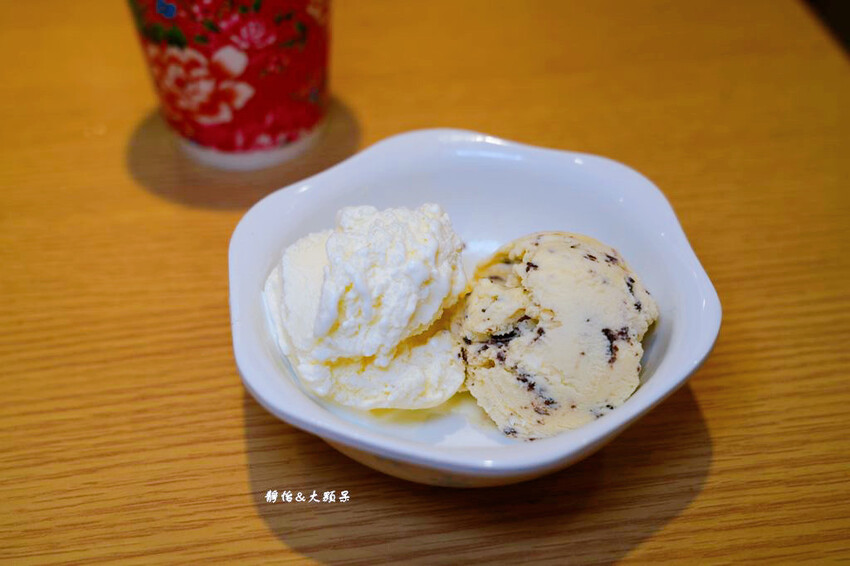 集英會牛肉麵館 中央東店 ❙ 超厚實大塊牛肉，內用飲料、冰淇