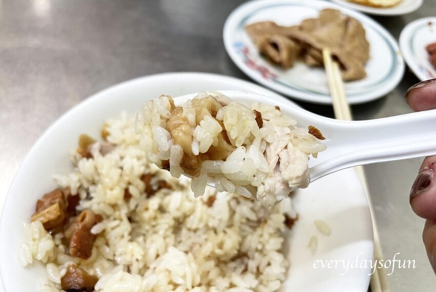 享用雞肉飯的美妙,以及魯肉飯的溫暖 享用雞肉飯的美妙,以及魯肉飯的溫暖