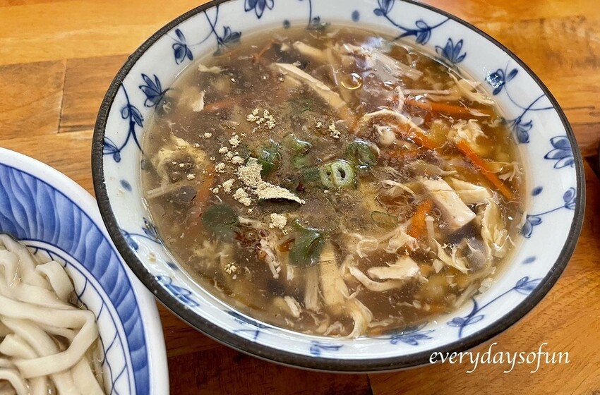 酸辣湯 $30 酸辣湯 $30