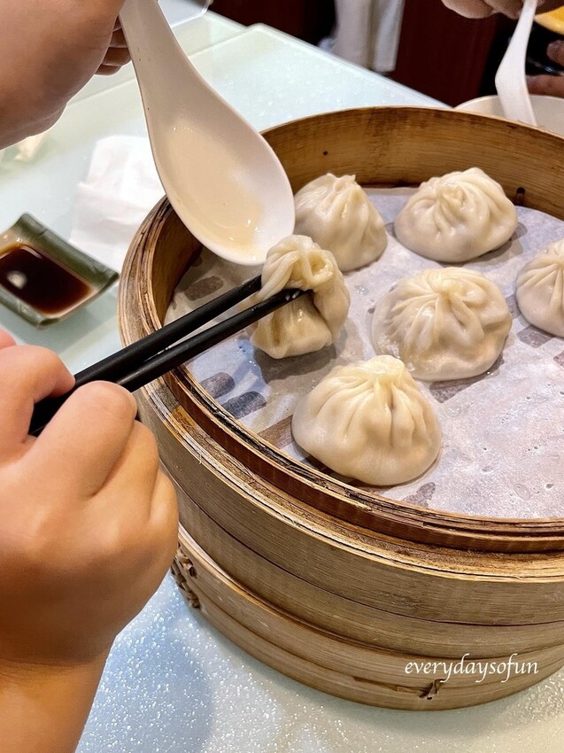 蒸籠冒著熱氣,會讓我有一種很溫暖的感覺 蒸籠冒著熱氣,會讓我有一種很溫暖的感覺