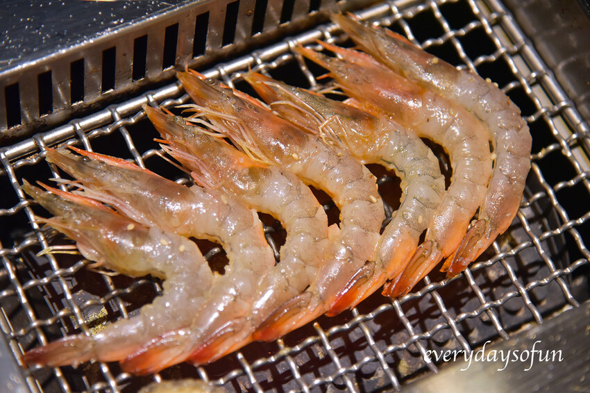 不容易吃到蝦殼烤後的那股微微焦苦的味道 不容易吃到蝦殼烤後的那股微微焦苦的味道