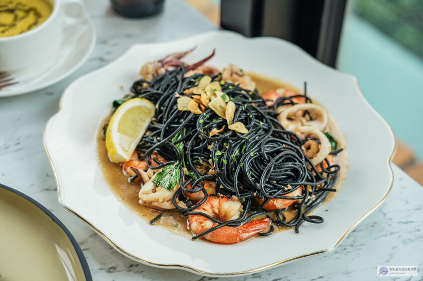 桃園市桃園區桃園美食-漫嚼MANGIA義式餐廳-隱藏大樓絕美窗景!高質感約會義式餐廳,寵物友善還贈免費寵物餐/鄰近藝文特