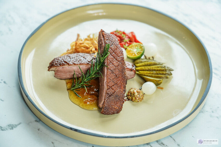 桃園市桃園區桃園美食-漫嚼MANGIA義式餐廳-隱藏大樓絕美窗景!高質感約會義式餐廳,寵物友善還贈免費寵物餐/鄰近藝文特