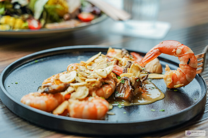 桃園市桃園區桃園美食-漫嚼MANGIA義式餐廳-隱藏大樓絕美窗景!高質感約會義式餐廳,寵物友善還贈免費寵物餐/鄰近藝文特