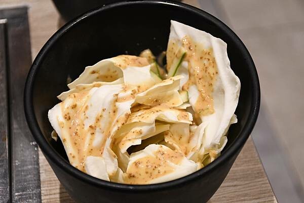 高雄市左營區沒朋友也能吃的獨身燒肉～來啦！【燒肉SMILE 巨蛋明誠店】 開到凌晨4點，消夜想吃燒肉也可以喔！※高雄燒肉