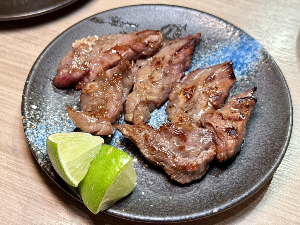 林口燒肉推薦！路易奇電力公司林口塑膠電廠，燒肉套餐6折超值必吃。