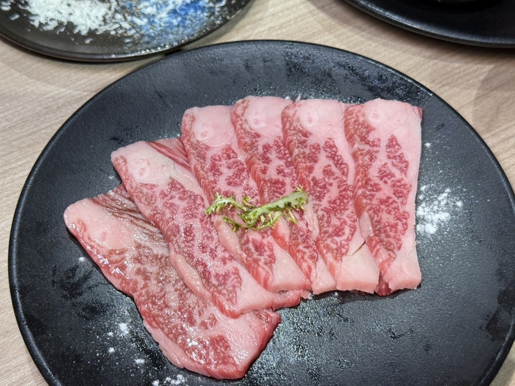 林口燒肉推薦！路易奇電力公司林口塑膠電廠，燒肉套餐6折超值必吃。