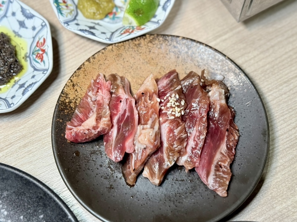 林口燒肉推薦！路易奇電力公司林口塑膠電廠，燒肉套餐6折超值必吃。