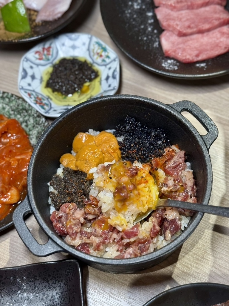 林口燒肉推薦！路易奇電力公司林口塑膠電廠，燒肉套餐6折超值必吃。