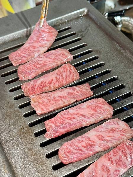 林口燒肉推薦！路易奇電力公司林口塑膠電廠，燒肉套餐6折超值必吃。