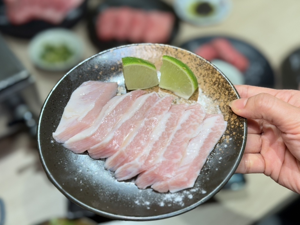 林口燒肉推薦！路易奇電力公司林口塑膠電廠，燒肉套餐6折超值必吃。