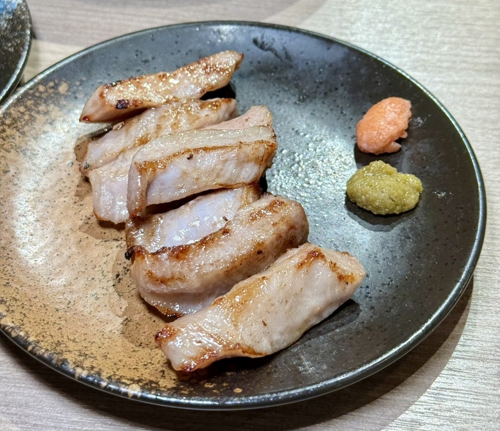 林口燒肉推薦！路易奇電力公司林口塑膠電廠，燒肉套餐6折超值必吃。