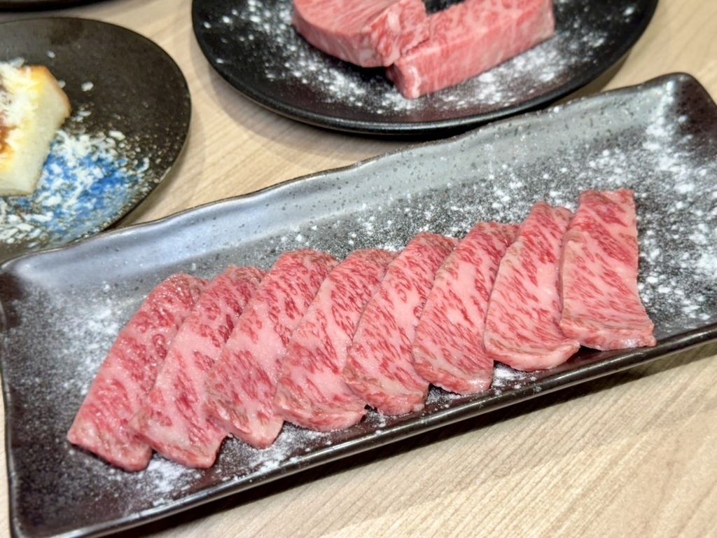 林口燒肉推薦！路易奇電力公司林口塑膠電廠，燒肉套餐6折超值必吃。