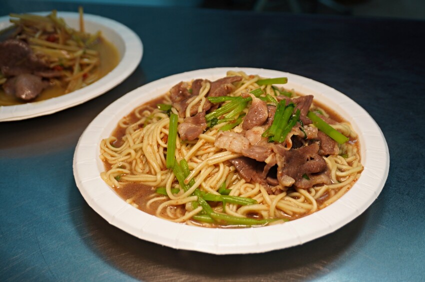 桃鶯生炒羊肉 - 爆量個人份羊肉爐 x 80元羊肉炒麵 | 實在在地美味 | 桃鶯路美食推薦 - 湯姆仕-吃喝玩樂最重要