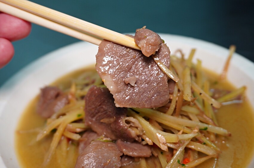 桃鶯生炒羊肉 - 爆量個人份羊肉爐 x 80元羊肉炒麵 | 實在在地美味 | 桃鶯路美食推薦 - 湯姆仕-吃喝玩樂最重要
