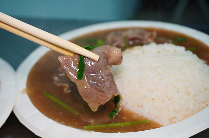 桃鶯生炒羊肉 - 爆量個人份羊肉爐 x 80元羊肉炒麵 | 實在在地美味 | 桃鶯路美食推薦 - 湯姆仕-吃喝玩樂最重要