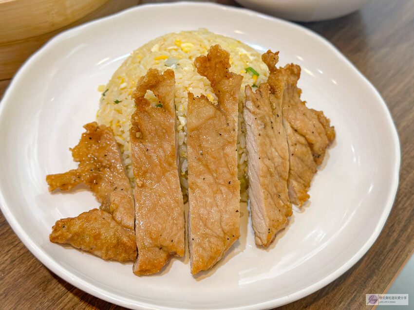 桃園市桃園區美食,不賣麵條的麵食館,獨家餅皮與海鮮水餃