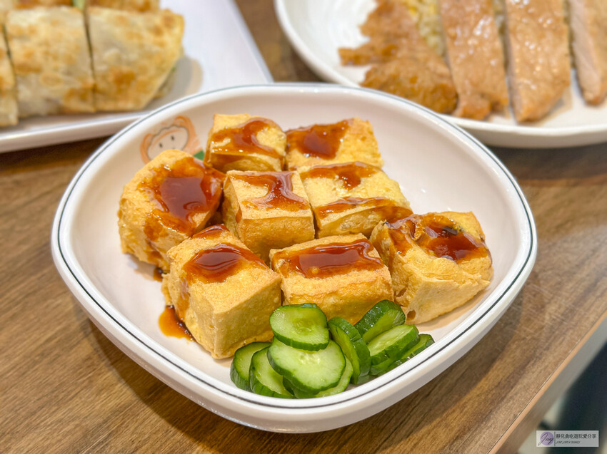 桃園市桃園區美食,不賣麵條的麵食館,獨家餅皮與海鮮水餃