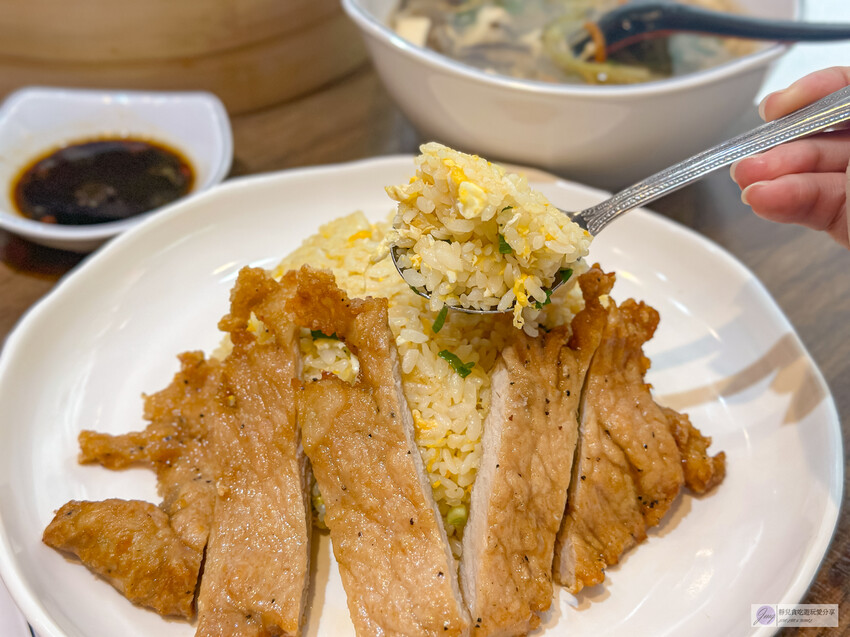 桃園市桃園區美食,不賣麵條的麵食館,獨家餅皮與海鮮水餃