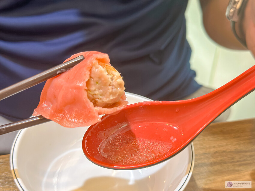 桃園市桃園區美食,不賣麵條的麵食館,獨家餅皮與海鮮水餃