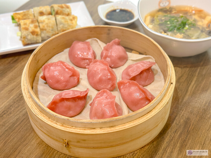 桃園市桃園區美食,不賣麵條的麵食館,獨家餅皮與海鮮水餃