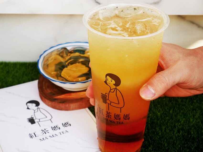 南投飲料推薦，台茶18號的基底原茶不澀口又回甘，鹹香奶蓋是人