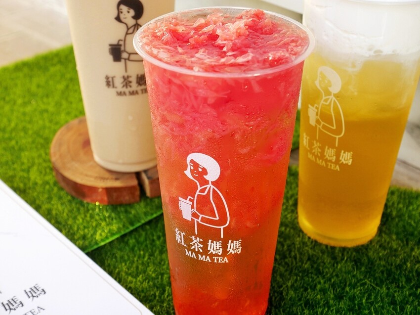 南投飲料推薦，台茶18號的基底原茶不澀口又回甘，鹹香奶蓋是人